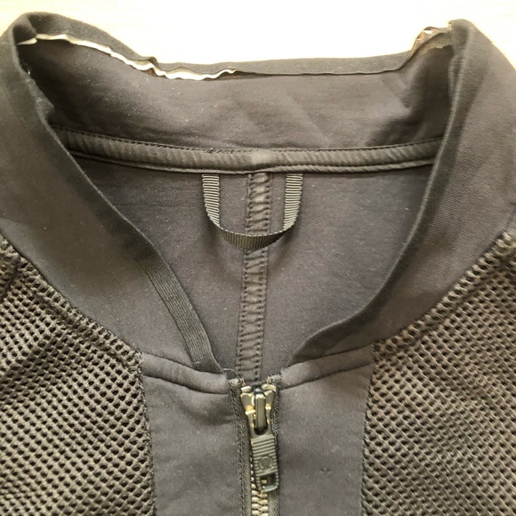 Lululemon The Spaces In-Between Bomber -Black- size 12 - Picture 6 of 6